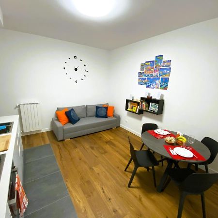 Charming Newly Renovated Apartment Флоренция Экстерьер фото