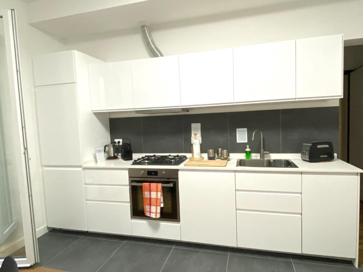 Charming Newly Renovated Apartment Флоренция Экстерьер фото